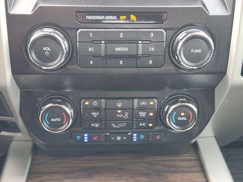Used 2019 Ford F150 Lariat AWD/4WD image 21