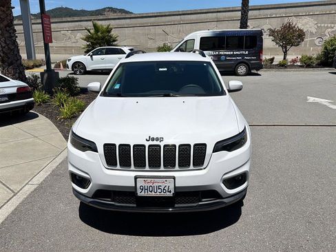 Used 2021 Jeep Cherokee Latitude Plus AWD/4WD image 3