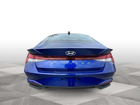 Used 2023 Hyundai Elantra SEL w/ Cargo Package FWD image 7