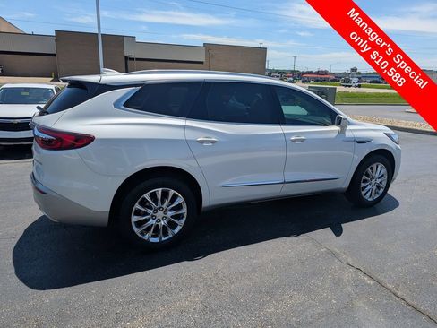 Used 2018 Buick Enclave Premium w/ Experience Buick Package FWD image 9