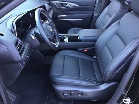 Used 2026 Chevrolet Traverse LT AWD/4WD image 7
