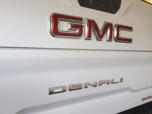 Used 2020 GMC Sierra 2500 Denali w/ Denali Ultimate Package AWD/4WD image 9