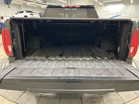 Used 2022 GMC Sierra 1500 AT4X image 31