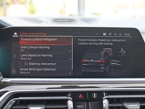 Used 2019 BMW X7 xDrive50i w/ Dynamic Handling Package image 26