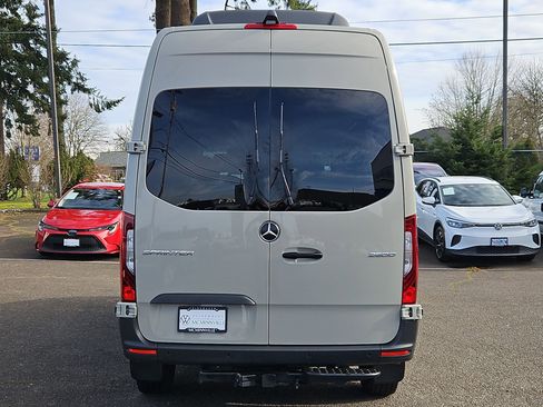 Used 2023 Mercedes-Benz Sprinter 2500 image 4