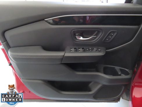 Used 2023 Honda Pilot Touring image 11