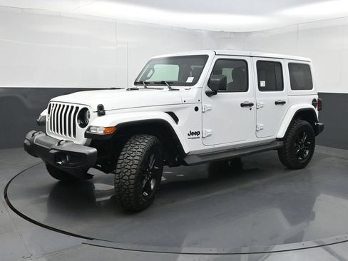 Used 2022 Jeep Wrangler Unlimited Sahara AWD/4WD image 23