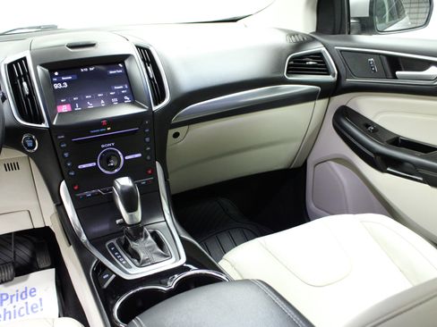Used 2016 Ford Edge Titanium w/ Technology Package image 19