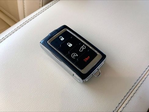 Used 2021 Jeep Grand Cherokee L Limited image 15