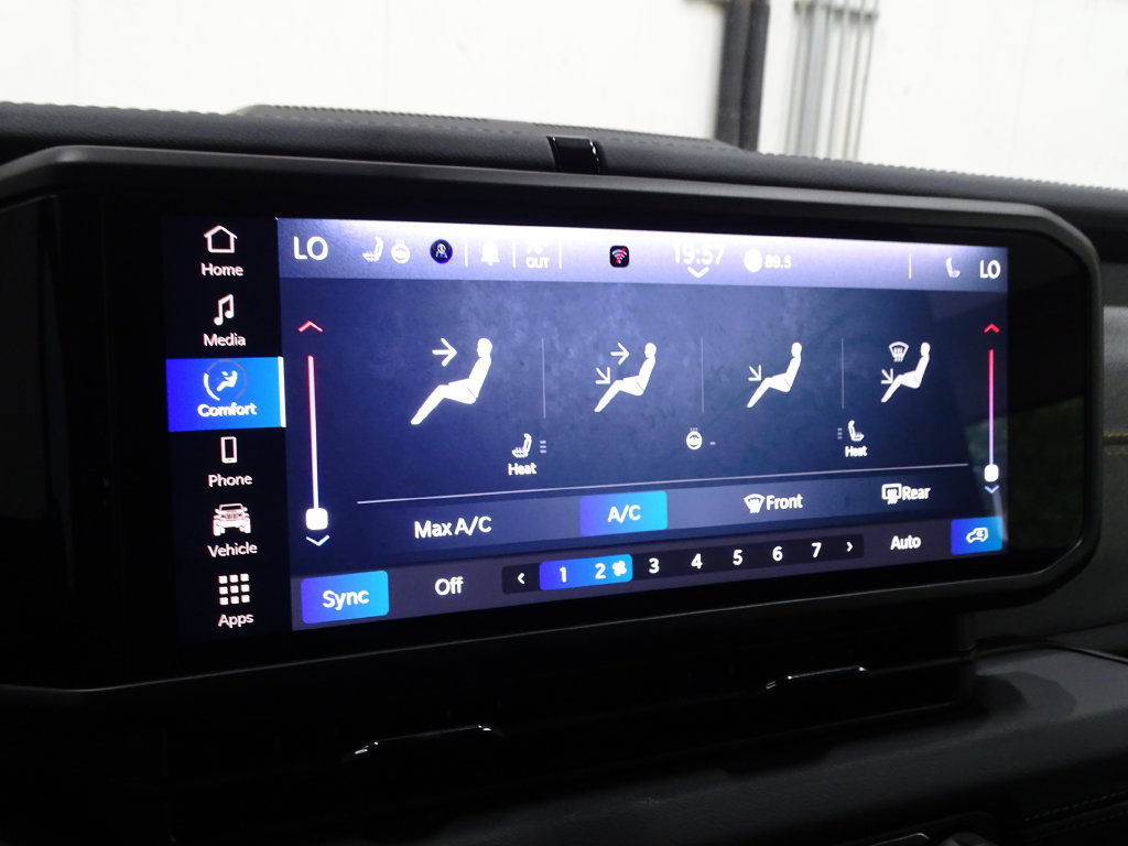 Used 2024 Jeep Wrangler Unlimited Sahara AWD/4WD image 30