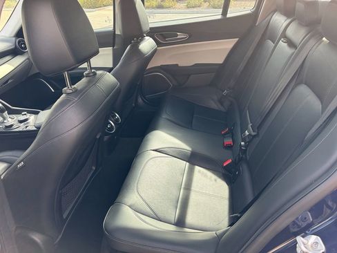 Used 2018 Alfa Romeo Giulia image 10