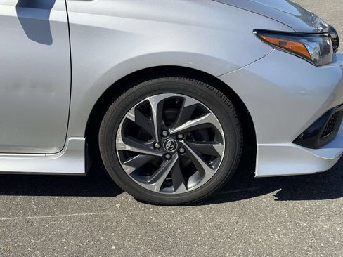 Used 2018 Toyota Corolla iM w/ All-Weather Mat Package FWD image 10