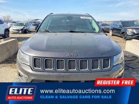 Used 2021 Jeep Compass Trailhawk AWD/4WD image 10