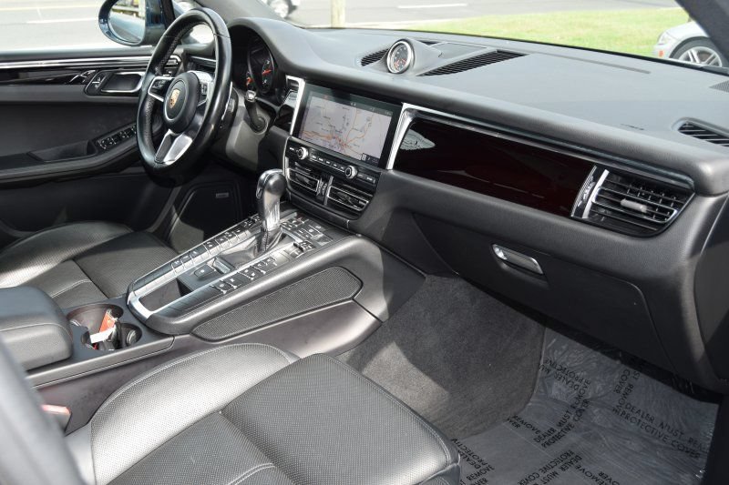 Used 2019 Porsche Macan AWD/4WD image 29