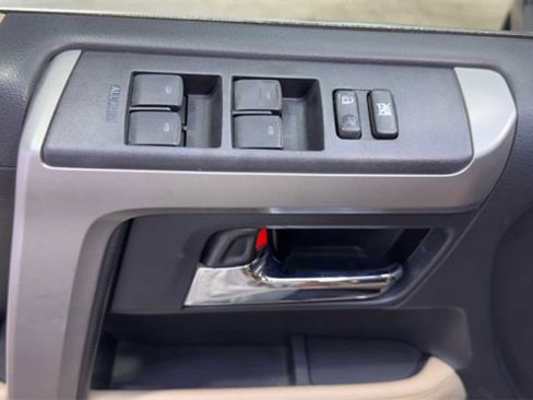 Used 2015 Toyota 4Runner Limited image 19