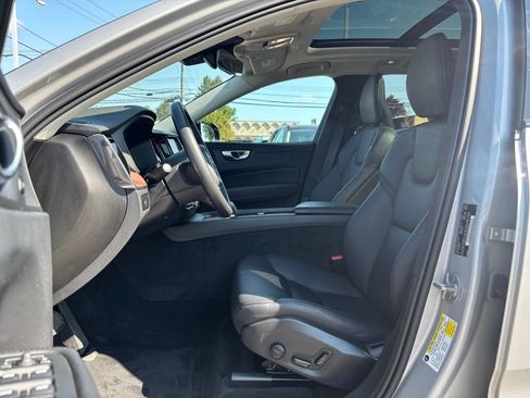 Used 2024 Volvo XC60 B5 Plus w/ Climate Package AWD/4WD image 18