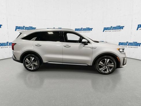 Used 2024 Kia Sorento EX w/ Panoramic Sunroof Package AWD/4WD image 13
