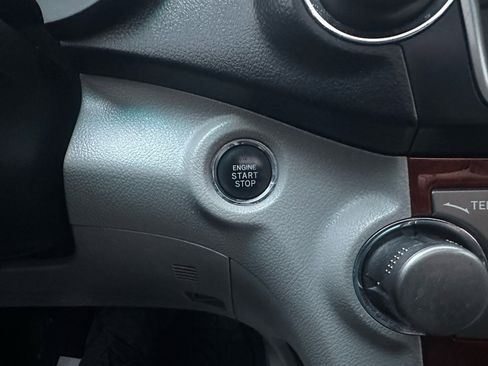 Used 2013 Toyota Highlander Limited image 47