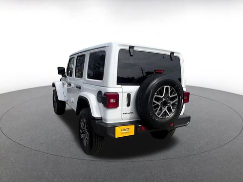 Used 2025 Jeep Wrangler Unlimited Sahara AWD/4WD image 11