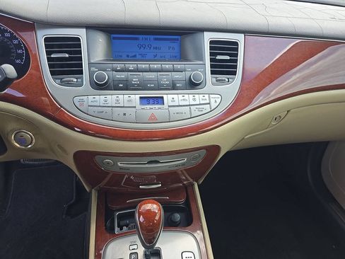 Used 2014 Hyundai Genesis 3.8 RWD image 5