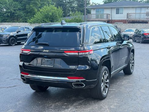 Used 2022 Jeep Grand Cherokee Overland w/ Luxury Tech Group IV AWD/4WD image 17