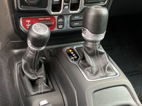 Used 2024 Jeep Wrangler Unlimited Rubicon AWD/4WD image 20