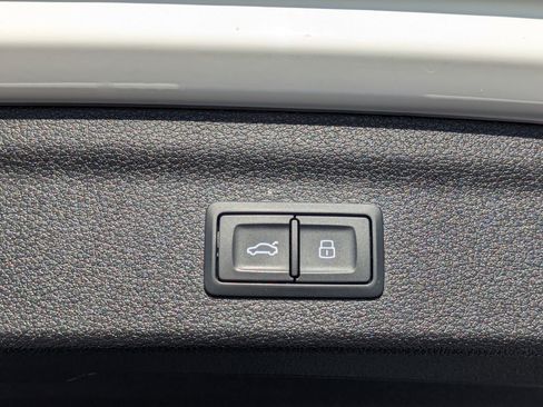 Used 2021 Audi Q3 2.0T Premium w/ Convenience Package image 33