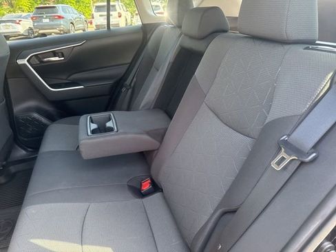 Used 2022 Toyota RAV4 XLE w/ Convenience Package image 21