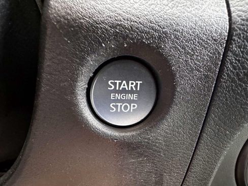 Used 2022 Nissan Frontier SV AWD/4WD image 22