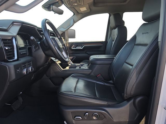 Used 2025 GMC Sierra 2500 Denali w/ Technology Package AWD/4WD image 11