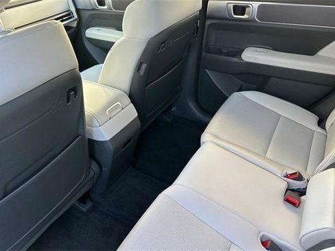 Used 2025 Hyundai Santa Fe SEL image 12