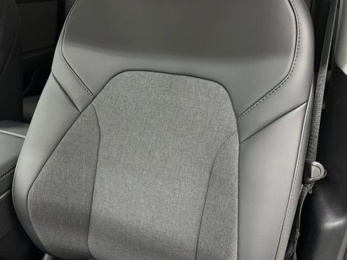Used 2026 Tesla Model Y 2WD image 23