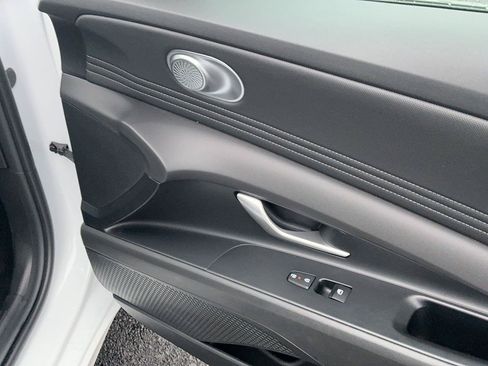 Certified 2024 Hyundai Elantra SEL w/ Convenience Package FWD image 29