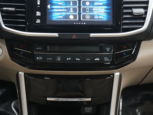 Used 2017 Honda Accord EX-L image 17