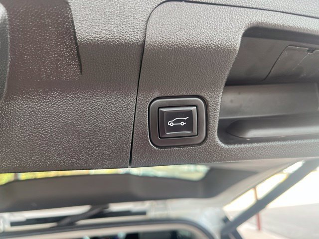 Used 2023 GMC Acadia SLT AWD/4WD image 11