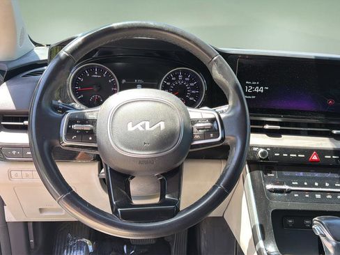 Used 2023 Kia Carnival EX FWD image 24
