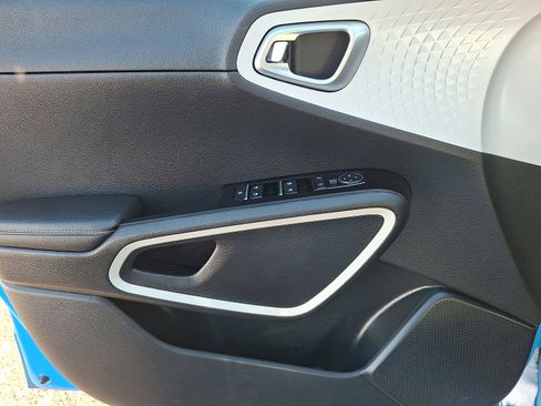 Used 2023 Kia Soul GT-Line image 12