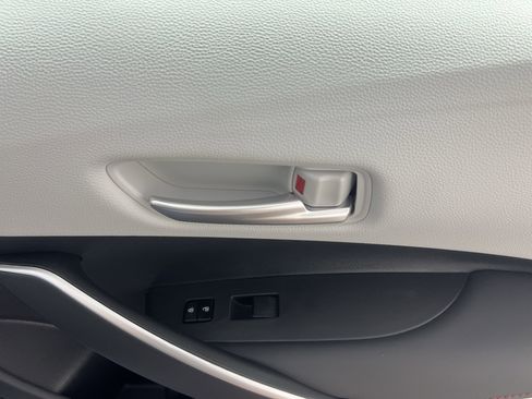 Used 2024 Toyota Corolla SE FWD image 31