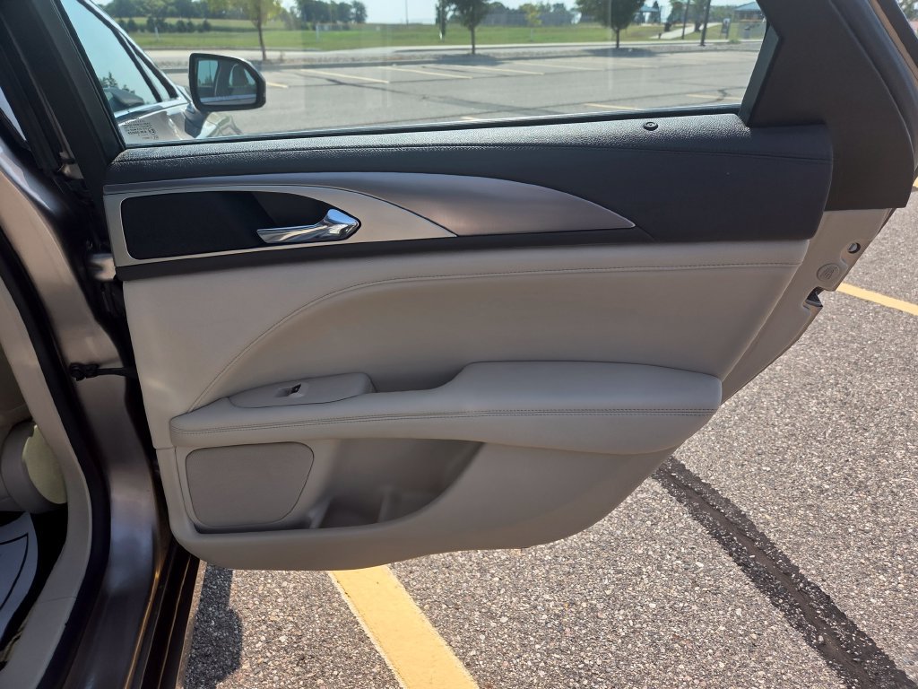 Used 2020 Lincoln MKZ AWD w/ Convenience Package image 44