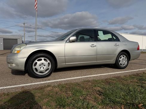 Used 2001 Lexus LS 430 image 3