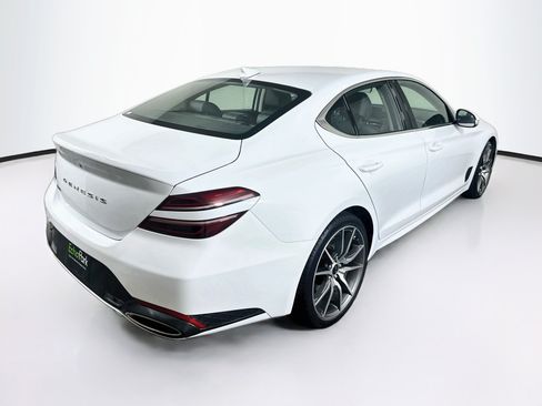 Used 2025 Genesis G70 2.5T RWD image 9