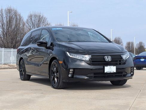 Certified 2023 Honda Odyssey Sport image 4
