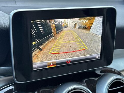 Used 2019 Mercedes-Benz GLC 300 image 27