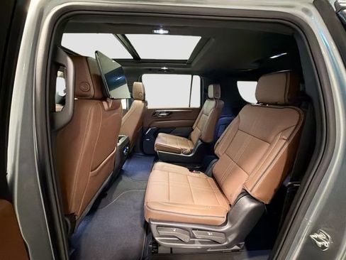 New 2026 Chevrolet Suburban High Country image 24