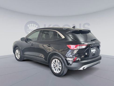 Used 2021 Ford Escape SE image 4