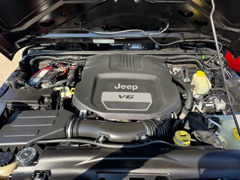 Used 2014 Jeep Wrangler Unlimited Sport w/ Quick Order Package 24S image 42