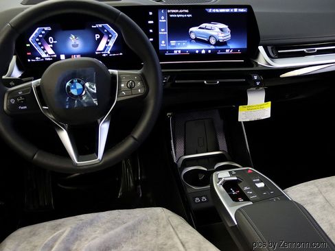 Used 2025 BMW X1 xDrive28i w/ Technology Package image 16