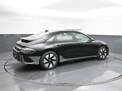 New 2025 Hyundai Ioniq 6 SE image 5