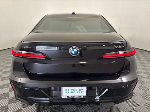Certified 2025 BMW 740i xDrive w/ Premium Package AWD/4WD image 6