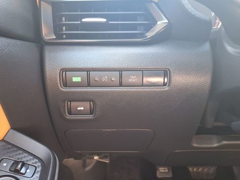 Used 2023 Nissan Sentra SV w/ SV Premium Package FWD image 31